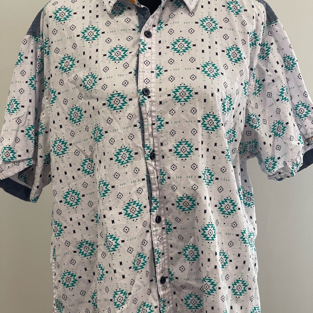 Tranquility & Mayhem XL Men's Patterned Short Sleeve Button Down Shirt 143 - Picture 2 of 7
